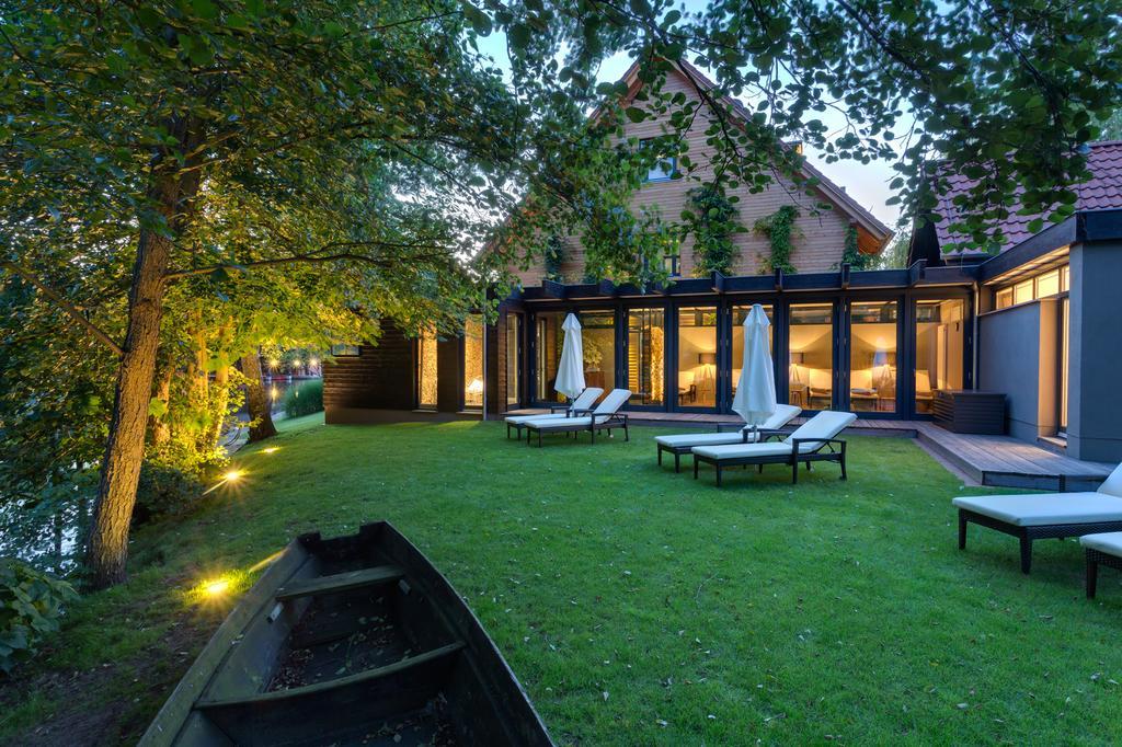 Hotel Strandhaus - Boutique Resort & Spa Люббен Экстерьер фото